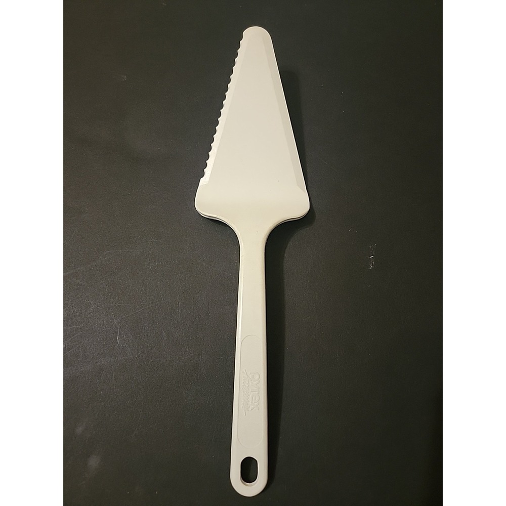 Vtg Pyrex Accessories #3370 Almond Serrated Wedge Pie Cake Server Spatula USA